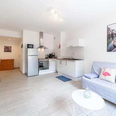 Apartment With Balcony In The City Center *